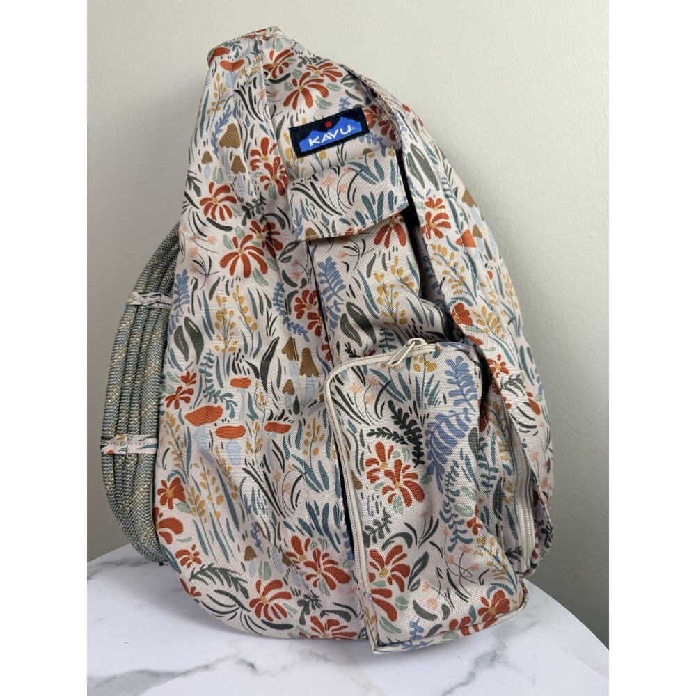 KAVU Rope Sling Bag Backpack Floral Botanical Print Rope Purse Hiking Cream